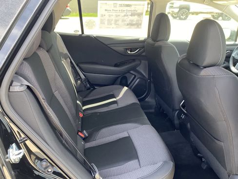Used 2025 Subaru Outback Premium image 19