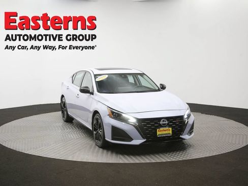 Used 2023 Nissan Altima 2.5 SR w/ SR Premium Package FWD image 52