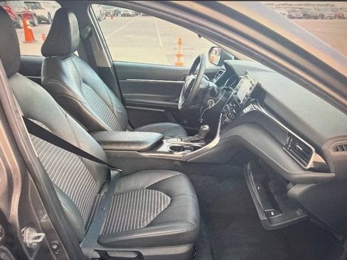 Used 2023 Toyota Camry SE FWD image 7
