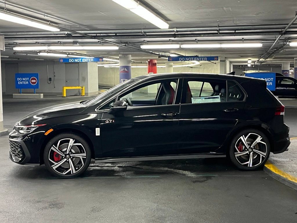 New 2026 Volkswagen GTI SE FWD image 33