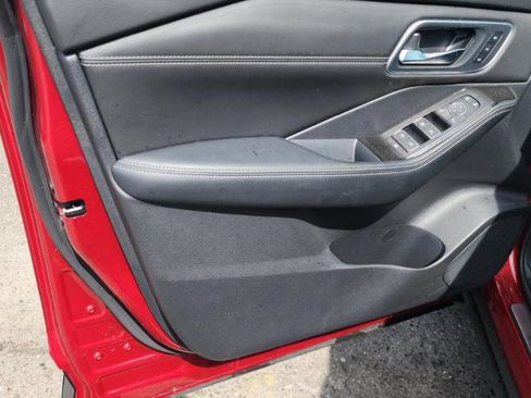 Used 2025 Nissan Rogue Platinum w/ Platinum Premium Package FWD image 15