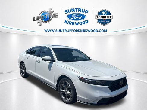 Used 2024 Honda Accord EX image 9