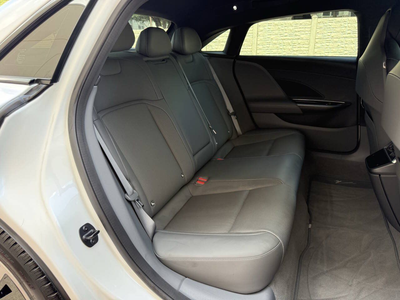 Used 2023 Lucid Air Pure AWD/4WD image 20