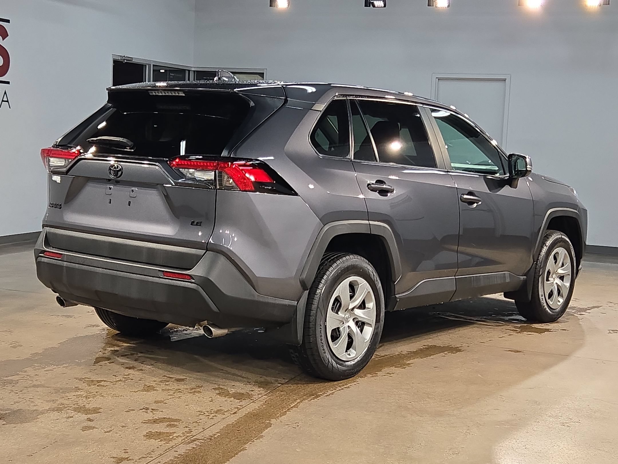 Used 2023 Toyota RAV4 LE FWD image 7