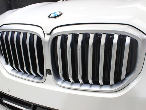 Used 2024 BMW X5 sDrive40i w/ Premium Package image 7
