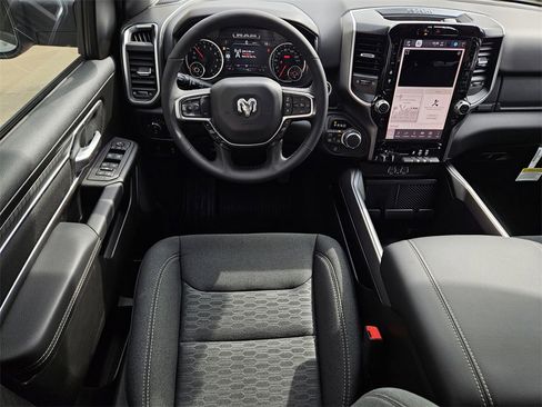 New 2026 RAM 1500 4x4 Crew Cab image 10
