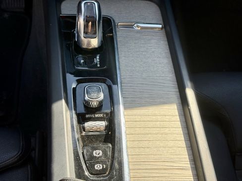 Used 2019 Volvo XC60 T8 Inscription w/ Advanced Package image 23