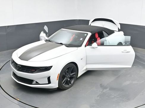 Used 2021 Chevrolet Camaro LT w/ RS Package image 43