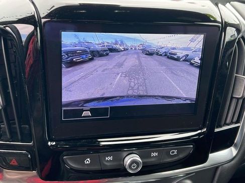 Certified 2023 Chevrolet Traverse LT w/ Rear Camera Mirror Package image 26