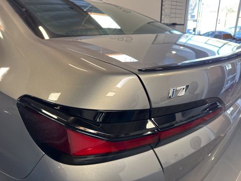 Used 2025 BMW i7 M70 image 25