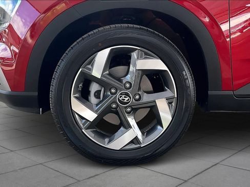 Certified 2025 Hyundai Venue SEL FWD image 11