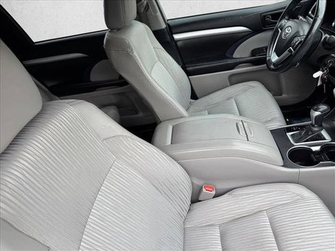 Used 2018 Toyota Highlander Plus image 20