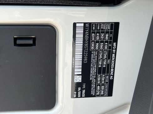 Used 2025 Mercedes-Benz Sprinter 2500 image 35