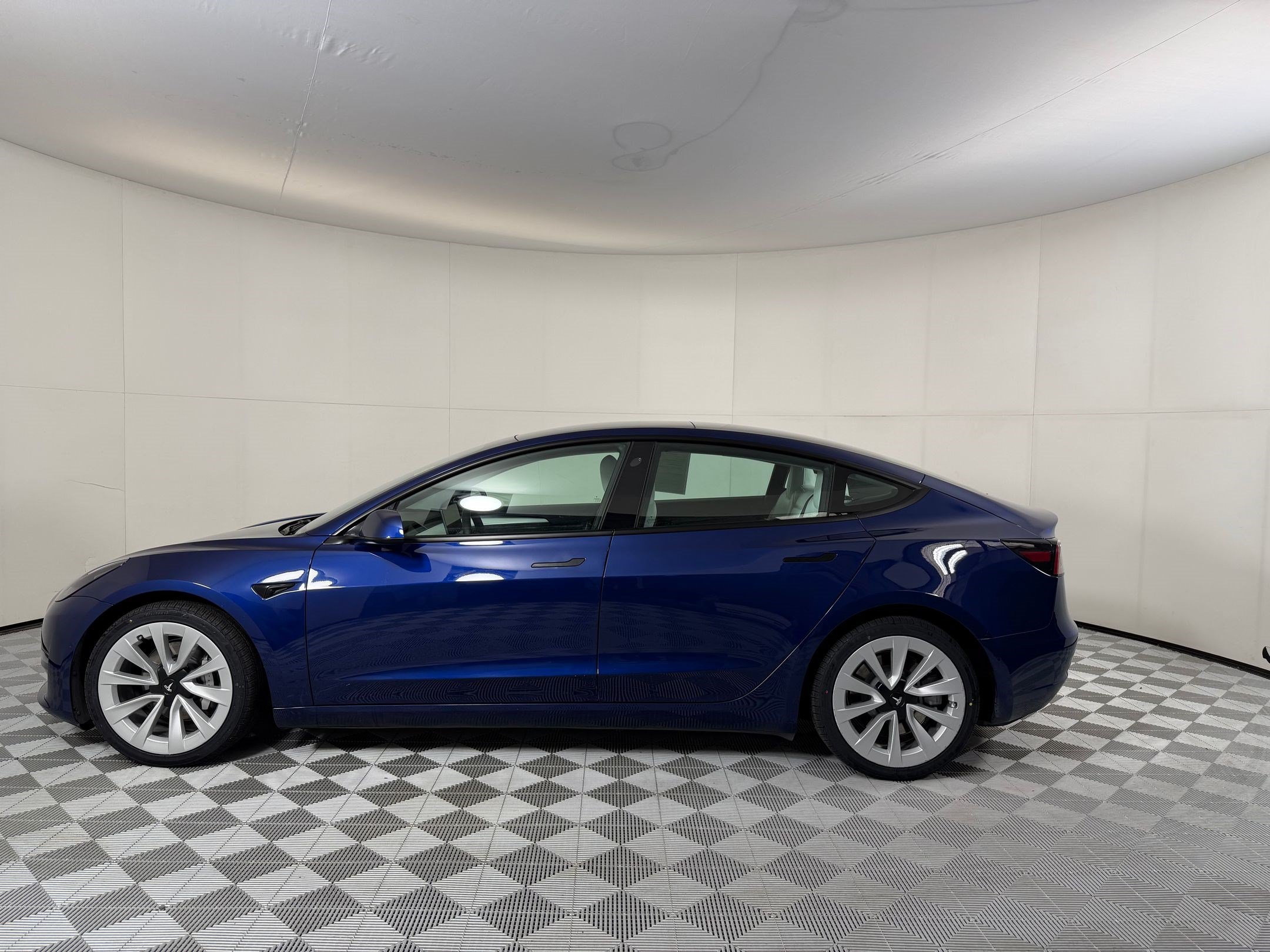 Used 2021 Tesla Model 3 Long Range AWD/4WD image 2