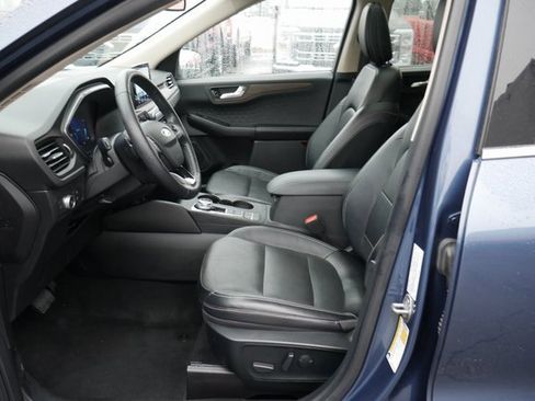 Used 2020 Ford Escape Titanium w/ Titanium Premium Package 2.0 image 2