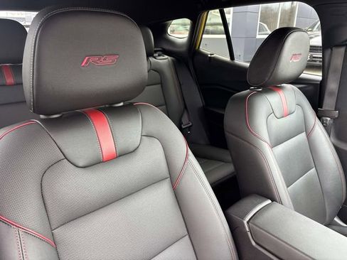 Used 2024 Chevrolet Trax RS w/ Driver Confidence Package image 17