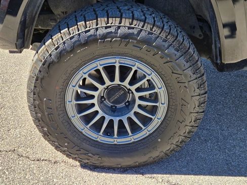 Used 2021 Toyota Tacoma TRD Sport w/ Technology Package image 5