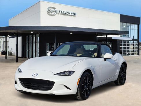 New 2025 MAZDA MX-5 Miata Grand Touring image 2