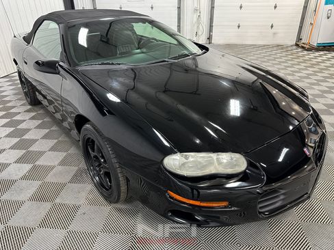 Used 2002 Chevrolet Camaro Z28 RWD image 10