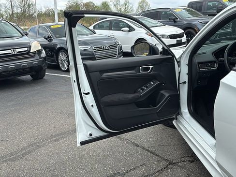 Used 2023 Honda Civic Sport image 11