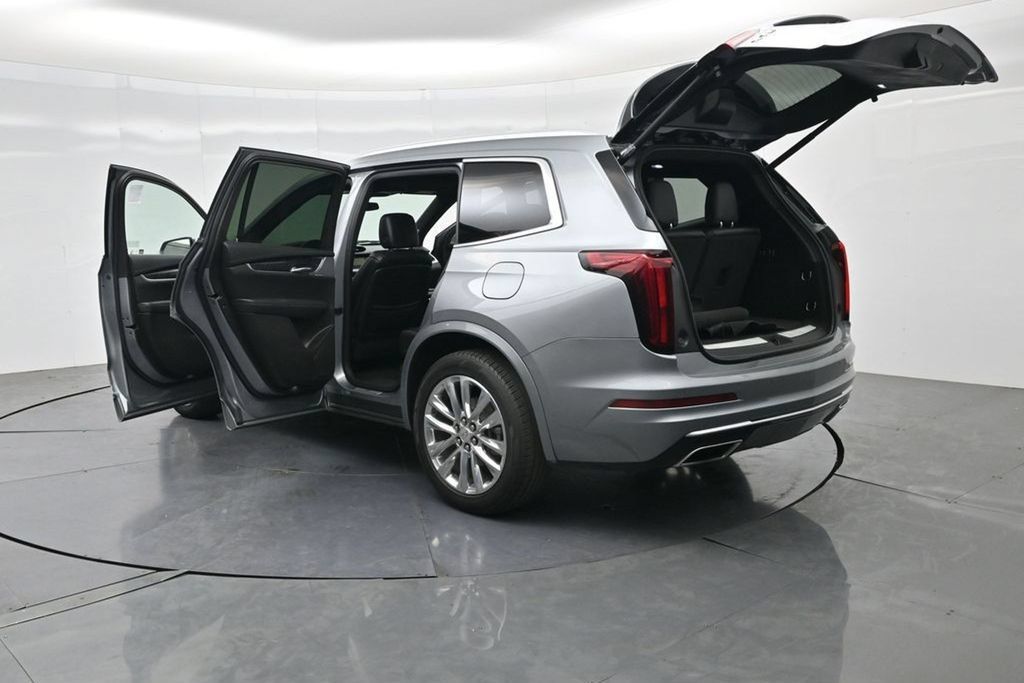 Used 2023 Cadillac XT6 Premium Luxury FWD image 39