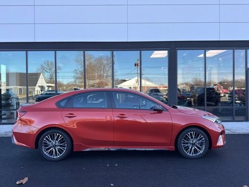 Used 2023 Kia Forte GT-Line image 2