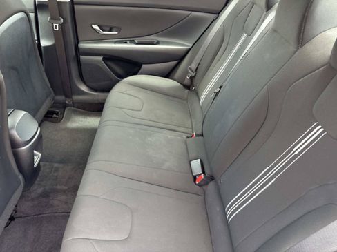 Used 2024 Hyundai Elantra SEL FWD image 13