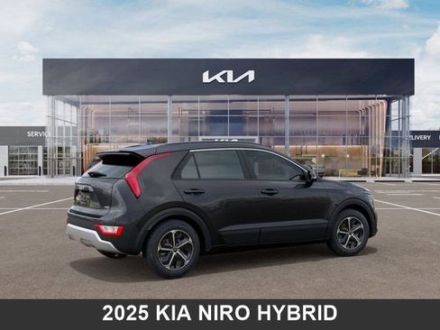 Used 2025 Kia Niro EX image 6