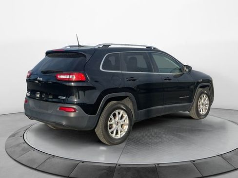 Used 2018 Jeep Cherokee Latitude Plus image 4