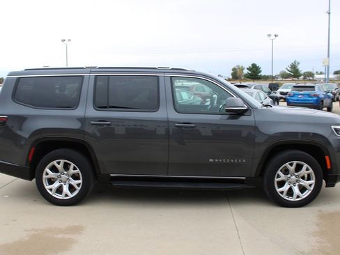 Used 2022 Jeep Wagoneer Series II image 4