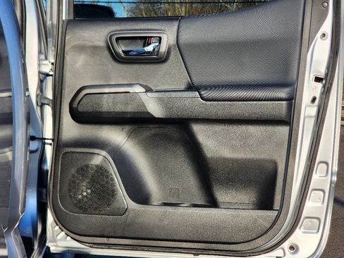 Used 2023 Toyota Tacoma TRD Sport image 16