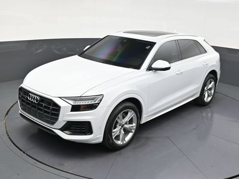 Used 2023 Audi Q8 Premium w/ Convenience Package image 13