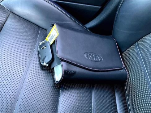 Used 2018 Kia Stinger GT2 image 15