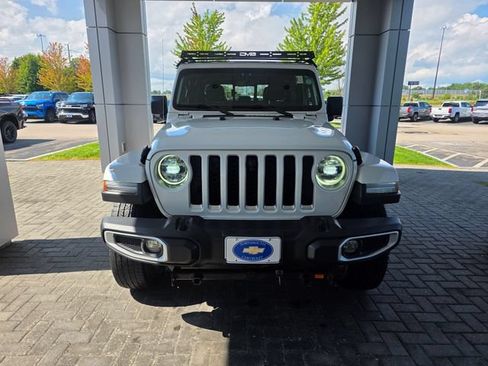 Used 2021 Jeep Gladiator Overland AWD/4WD image 8