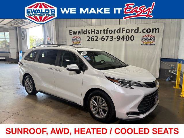 Used 2022 Toyota Sienna Platinum AWD/4WD image 1