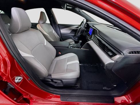 Used 2025 Toyota Camry SE w/ Convenience Package FWD image 29