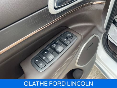 Used 2018 Jeep Grand Cherokee Summit w/ Platinum Series Group AWD/4WD image 28