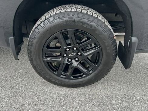 Certified 2026 Chevrolet Silverado 1500 High Country w/ Midnight Edition AWD/4WD image 9