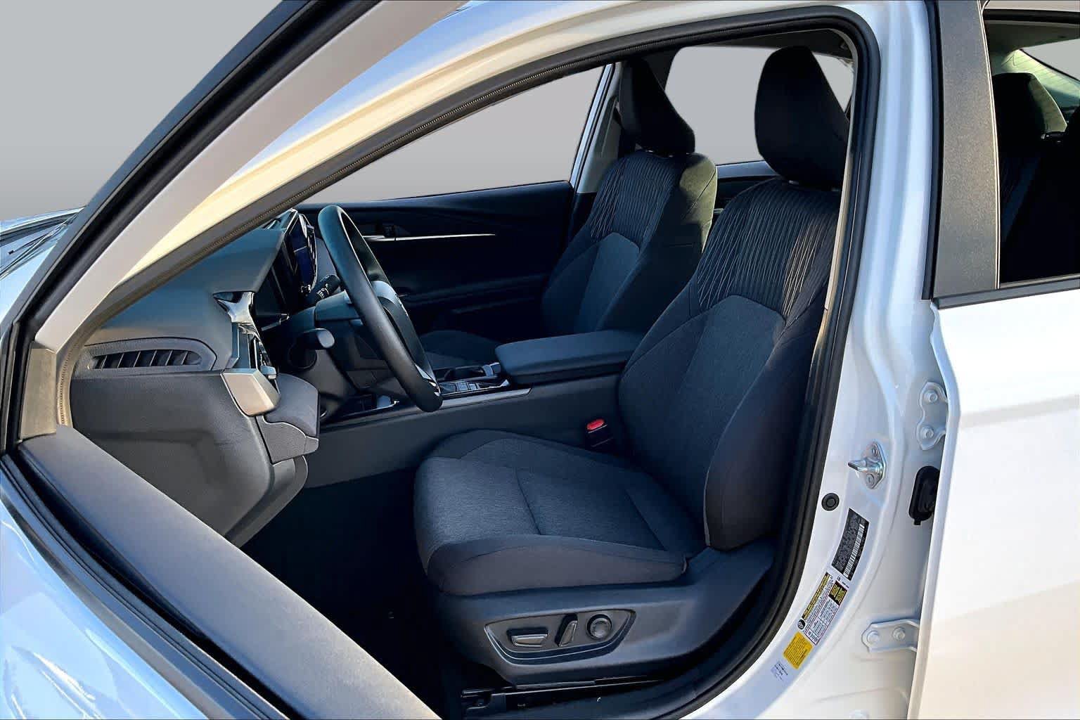 Used 2026 Toyota Camry LE w/ Convenience Package FWD image 8