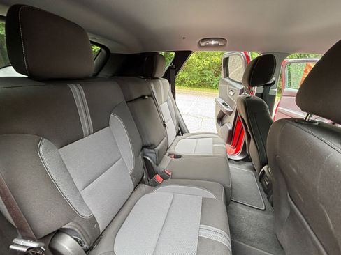 Used 2025 Chevrolet Blazer LT FWD image 21