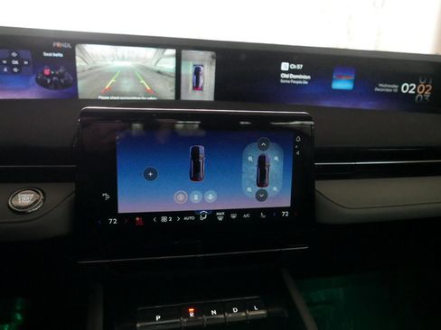 Used 2024 Lincoln Nautilus Reserve image 20