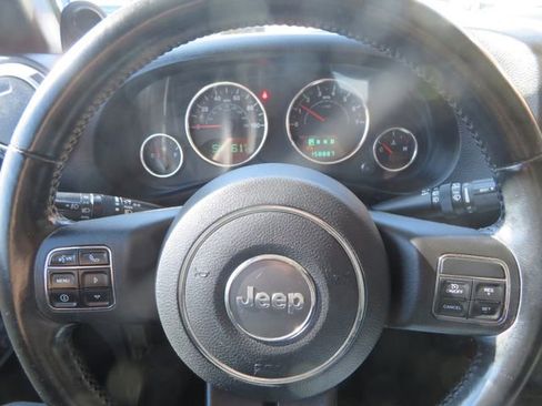 Used 2012 Jeep Wrangler Sahara w/ Connectivity Group image 27