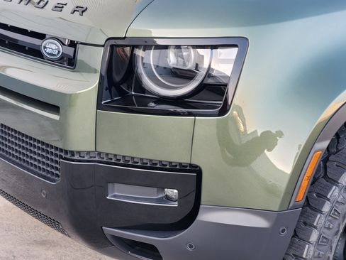 New 2026 Land Rover Defender 110 S image 9