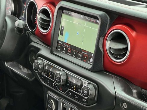 Used 2019 Jeep Wrangler Rubicon w/ Uconnect 4C Nav & Sound Group image 33