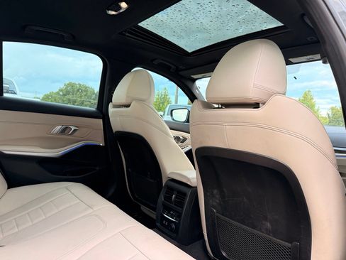Used 2020 BMW 330i Sedan w/ M Sport Package RWD image 26