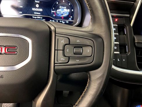 Used 2023 GMC Yukon XL AT4 image 24