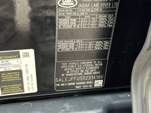 Used 2024 Land Rover Defender 130 S image 39