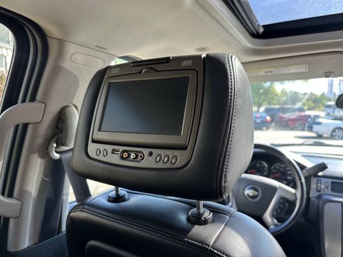 Used 2011 Chevrolet Tahoe LT w/ Luxury Package AWD/4WD image 30