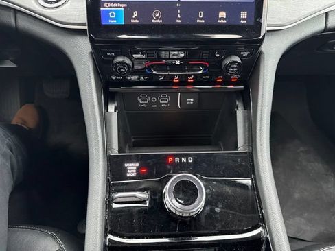 Used 2023 Jeep Grand Cherokee L Limited AWD/4WD image 18