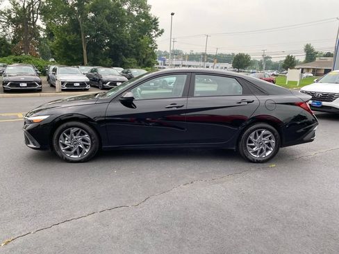 Used 2024 Hyundai Elantra SEL FWD image 7